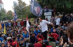 Cak Eri Ajak Dialog Mahasiswa Unjuk Rasa Berlangsung Tertib