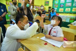 Siswa MBR Manfaatkan Perlengkapan Sekolah Gratis dari Pemkot