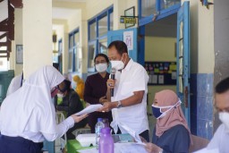 Seragam Sekolah Gratis bagi Siswa MBR di Distribusikan Bulan Ini