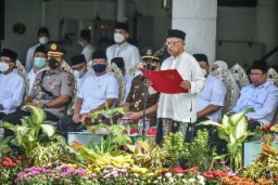 Wakikota Eri Cahyadi Ingatkan Surabaya Dengan Resolusi Jihadnya