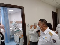 Plt Wali Kota Tinjau Rumah Sakit Darurat Covid-19 di Perbatasan Surabaya