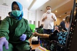Eri Cahyadi : Apa yang Anda Berikan Membantu Saudara yang membutuhkan