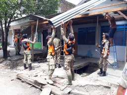 Cegah Genangan Saat Musim Hujan, Puluhan Bangli di Atas Saluran Jetis Kulon