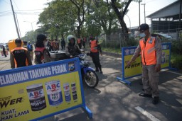 Penyekatan di Suramadu Sudah Capai 8.293 Swab Antigen
