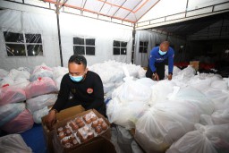 Ringankan Beban Warga Terdampak Covid-19, ASN Pemkot Surabaya Sisihkan Seba