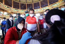 Wawali Armuji Tinjau Vaksinasi Anak Usia 12 Tahun ke Atas, Remaja dan Bumil