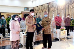 Pemkot Cairkan Jaspel 10.477 Pendisik TPQ dan Sekolah Minggu Surabaya
