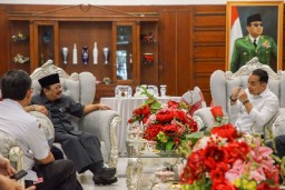 Program Padat Karya Wali Kota Eri Cahyadi Dipuji Wantimpres Pakde Karwo