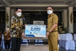 Bank Mayapada Salurkan 3 Ribu Paket Sembako ke Pemkot Surabaya