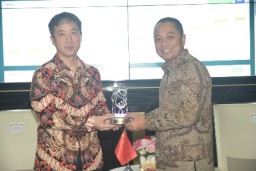 Wali Kota Eri Ajak Konjen RRT Sempurnakan Wisata Kya-kya