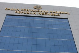 Kebijakan dan Inovasi Pelayanan Pertanahan