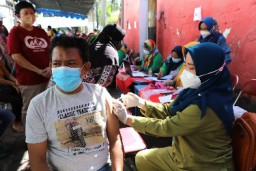 Pemkot Surabaya Rutin Gelar Baksos Layanan Terintegrasi, Ini Alasannya