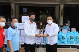 Pemkot Surabaya Terima Bantuan 1000 Paket Sembako MBR