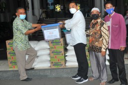Awali Ramadan, Pemkot Surabaya Berikan Bantuan kepada 29 Panti Asuhan