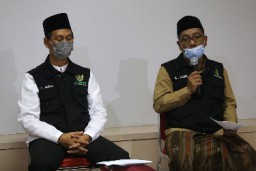 Kado Baznas di Hari Jadi Kota Surabaya, Berikan 729 Kursi Roda hingga Tebus