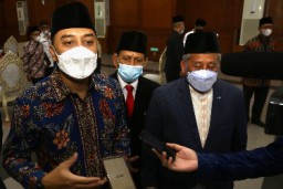 Ukir Sejarah Pemkot Bentuk Badan Wakaf Indonesia Kota Surabaya