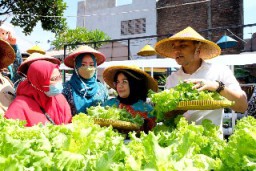 Jaga Ketahanan Pangan Pemkot Surabaya Galakkan Kampung Sayur
