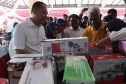 Pemkot Surabaya Gelar Garage Sale Hasilnya Disumbangkan Bayi Stunting