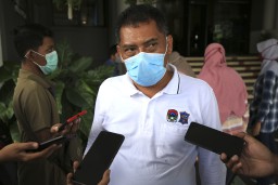 Seribu Cara Gugus Tugas Surabaya Merayu OTG Supaya Mau Berobat
