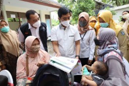 Wamenkes RI Nilai Pelayanan Posyandu Prima Di Surabaya Baik