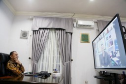Wali Kota Eri Mulai Kuliah Daring S3 Unair, Fokus Pengembangan SDM