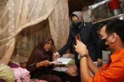 Pemkot Salurkan BLTBBM Dari Kemensos