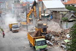 Pemkot Bebaskan 15 Persil Bangunan