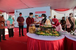 Wali Kota Risma Resmikan Plaza Atas Alun-alun Surabaya