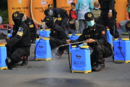 Bagikan 300 Alat Penyemprot Baru, Pemkot Masifkan Penyemprotan Disinfektan