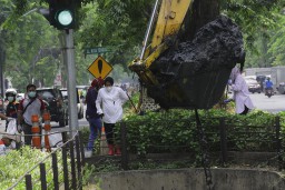 Kerja Bakti Keruk Saluran Kalirejo