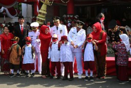 Semarak Upacara HUT ke-77 RI di Balai Kota Surabaya