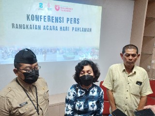 Konferendi pers parade juang dan rangkaian azara hari pahlawan di Kota Surabaya. (mar)
