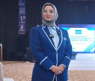 Ketua DPC Partai Demokrat Kota Surabaya, Lucy Kurniasari. (Bachan)