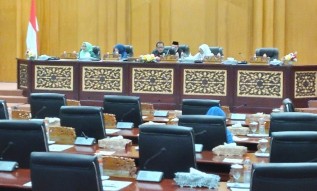 Suasana sidan psripurna DPRD Kota Surabaya, Kamis (22/12/2022). (Bachan)
