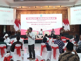 Salah satu pemateri dalam Dialog Kebangsaan yang berlangsung penuh keakraban. /Foto: Bachan