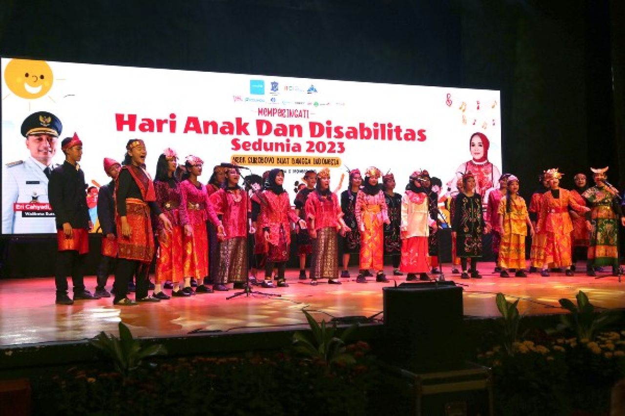 Peringati Hari Anak dan Disabilitas Sedunia, Wali Kota Eri : Anak Istimewa Punya Hak yang Sama