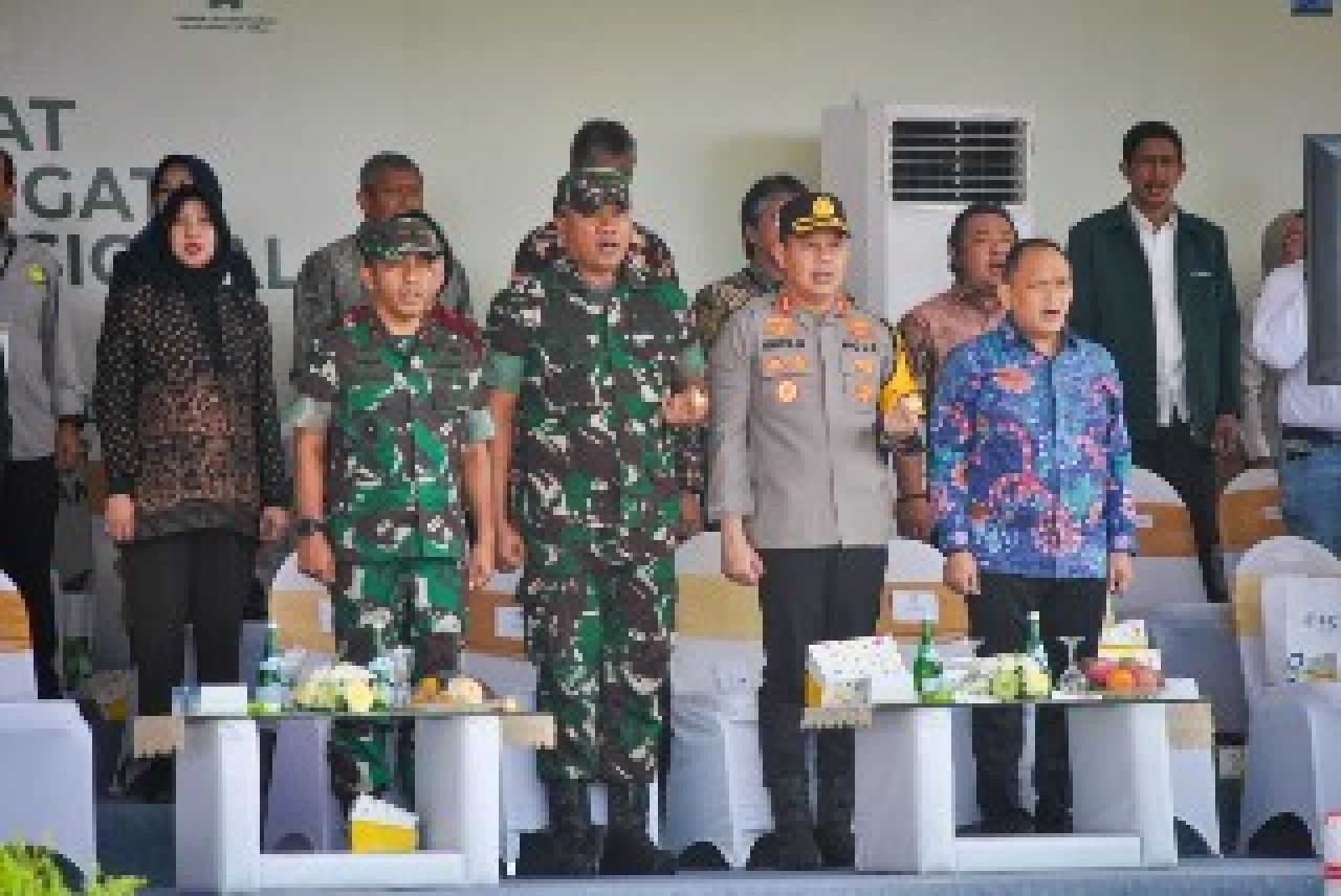 Dandim Gresik Kawal Danrem 084/BJ, Hadiri Apel Bulan K3 Pimpinan Ibu Menaker RI di JIIPE Gresik