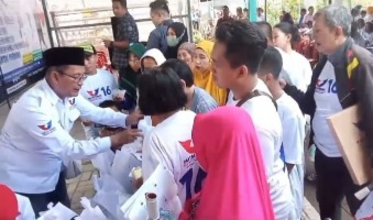 Caleg Partai Perindo DPRD Surabaya Dapil 3 Moh. Badaruddin Gelar Bazar Sembako Murah