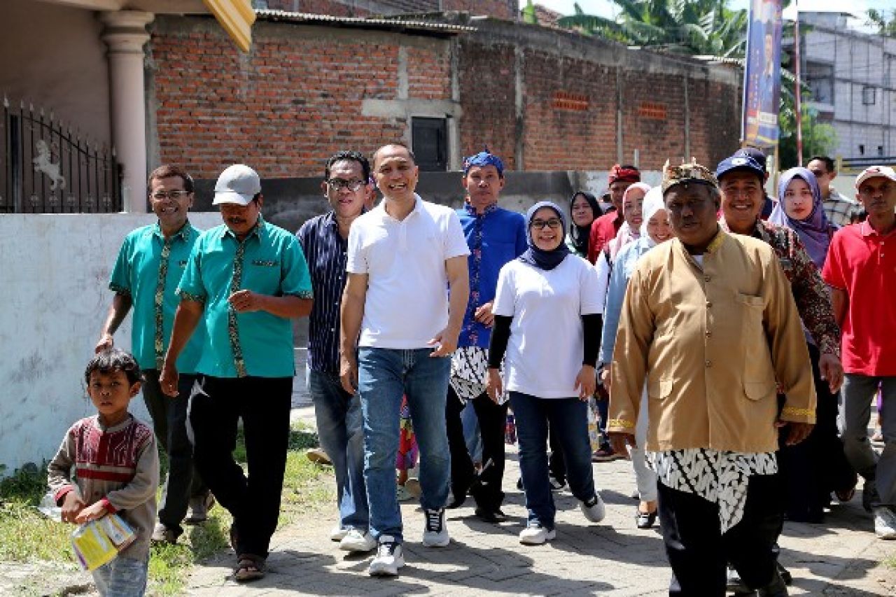 Wali Kota Eri Cahyadi Resmikan Sejumlah Fasilitas Publik di Kelurahan Karangpoh, Bukti Kerukunan