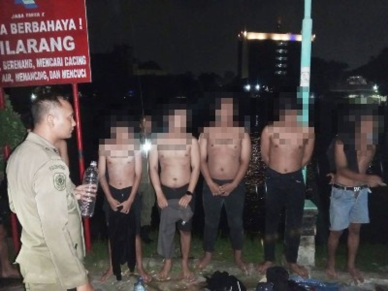 Satpol PP Surabaya Gencarkan Operasi Miras, 12 Remaja Kembali Terjaring