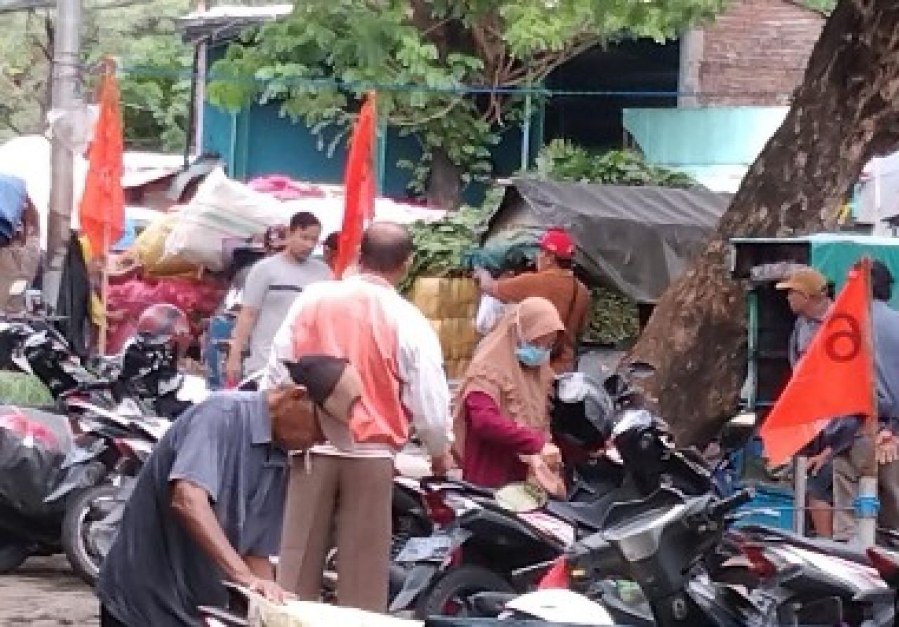 PD Pasar Surya Sayangkan Ada Bendera Partai di Pasar Keputran