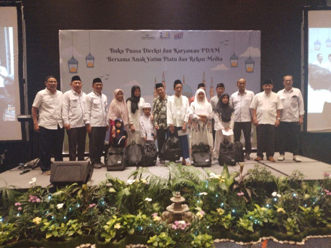 PDAM Surabaya Buka Puasa Bersama Ratusan Anak Yatim Piatu