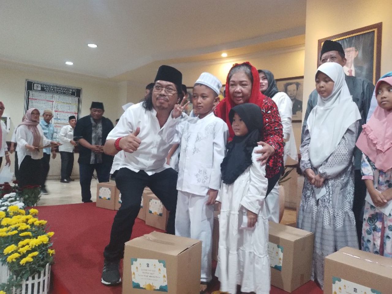 DPRD Kota Surabaya Buka Puasa Bersama dan Pemberuan Santunan  Anak Yatim Piatu