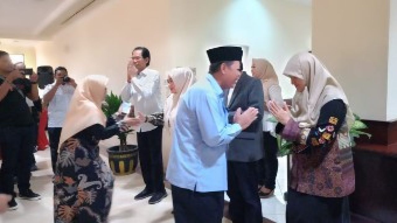 Halal Bihalal DPRD Surabaya, Adi Sutarwijono: Kembali Bekerja, Melayani Masyarakat