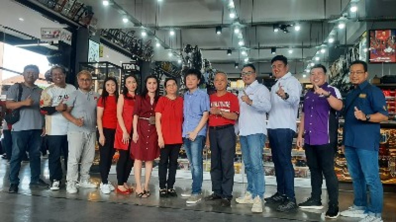 Owner dan keluarga serta para Brand Terkenal Automotive. (Tim)