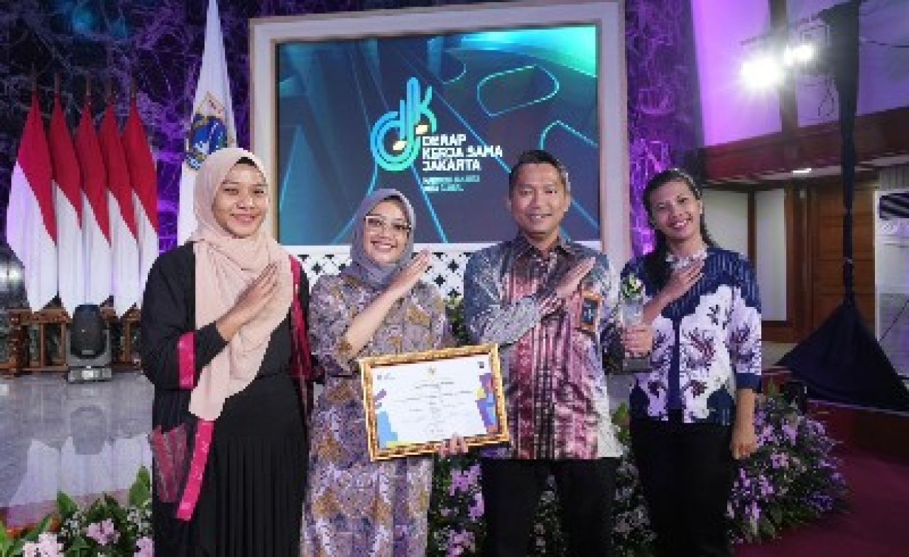 Dari kiri - Manager HUB UMK Jakarta, Tiara Yunanda Putri, Manager Komunikasi & TJSL PLN UID Jakarta Raya, Intan Nugrahani Putri, Senior Manager Komunikasi dan Umum PLN UID Jakarta Raya, Haris Andika dan Officer TJSL PLN UID Jakarta Raya, Imelda. (Tim)