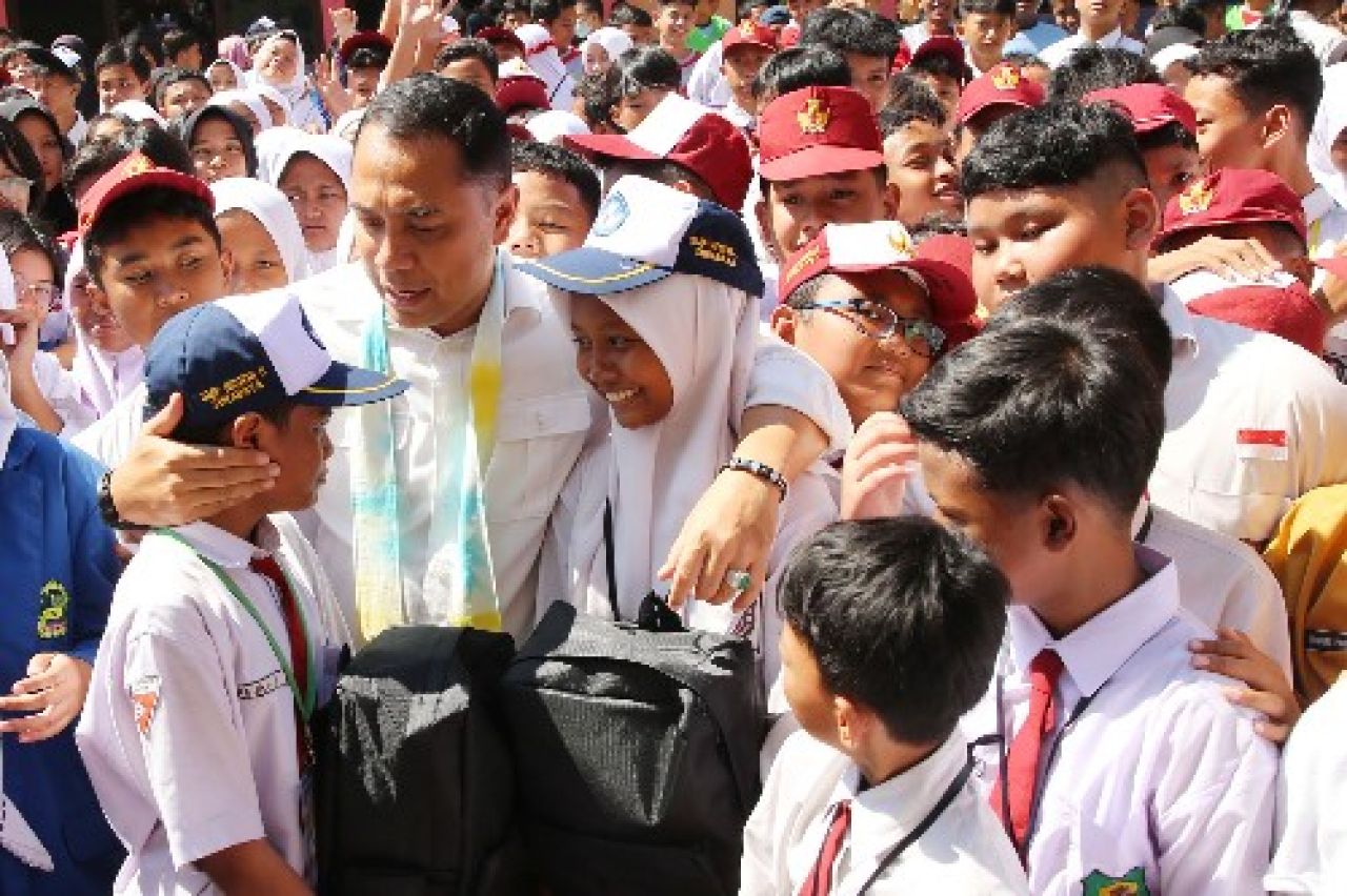 PPDB Negeri Ditutup, Wali Kota Eri Cahyadi Arahkan Orang Tua Siswa ke Sekolah Swasta