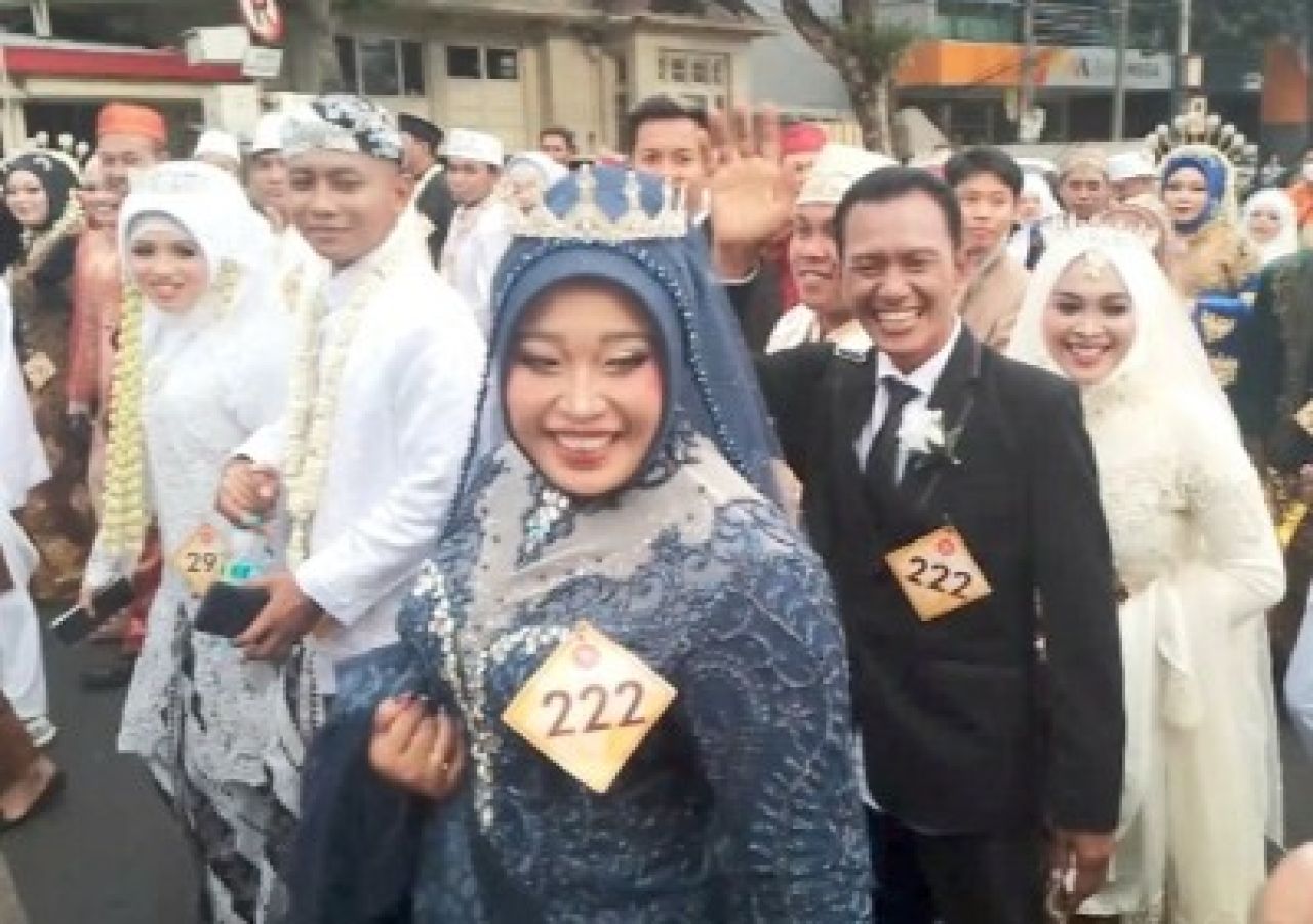 Pesta Kebun Isbat Nikah Massal di Balai Kota Surabaya: Meriahkan Pernikahan 330 Pasangan