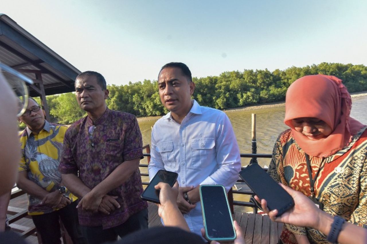 Pemkot Surabaya Terima Bantuan Dermaga Perahu dari PLBI untuk Wisata Adventure Land Romokalisari