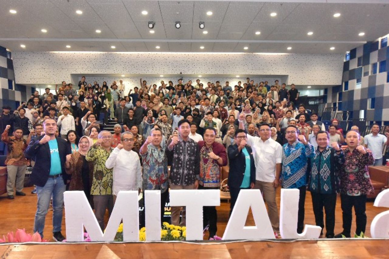 Wali Kota Eri Ajak Mahasiswa ITS Kembangkan Teknologi untuk Pembangunan Berkelanjutan